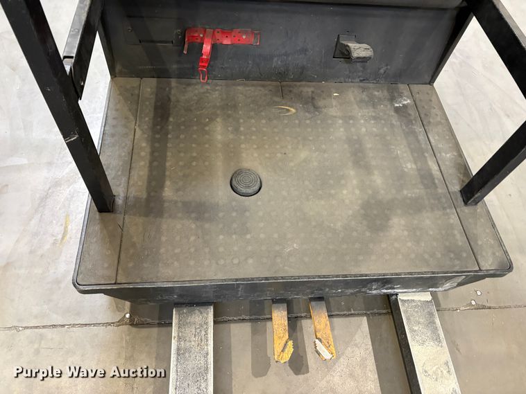 image for item EC8273 2016 Crown SP3520-30 order picker