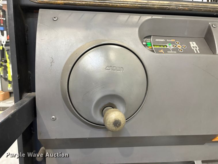 image for item EC8273 2016 Crown SP3520-30 order picker