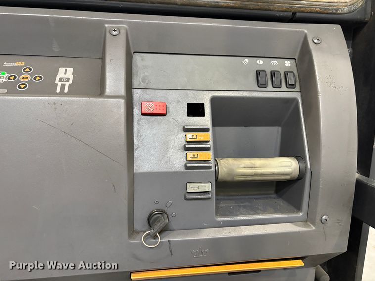 image for item EC8273 2016 Crown SP3520-30 order picker