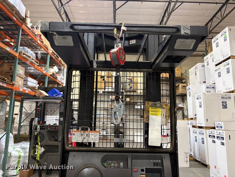 image for item EC8273 2016 Crown SP3520-30 order picker