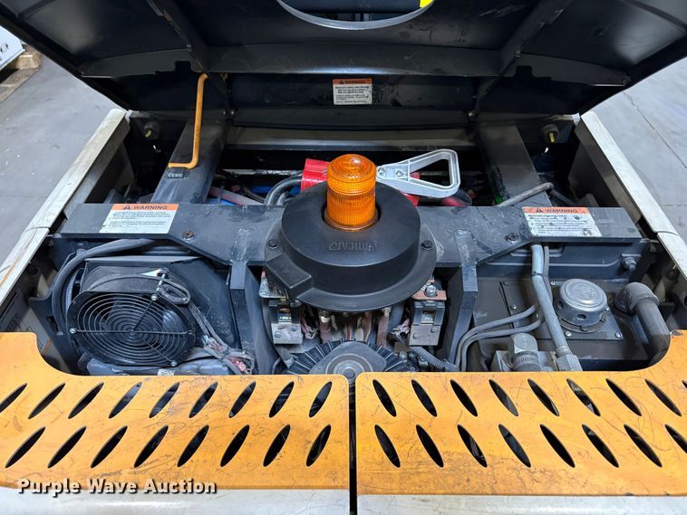 image for item EC8273 2016 Crown SP3520-30 order picker