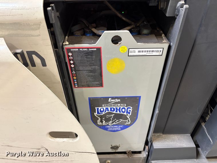 image for item EC8273 2016 Crown SP3520-30 order picker