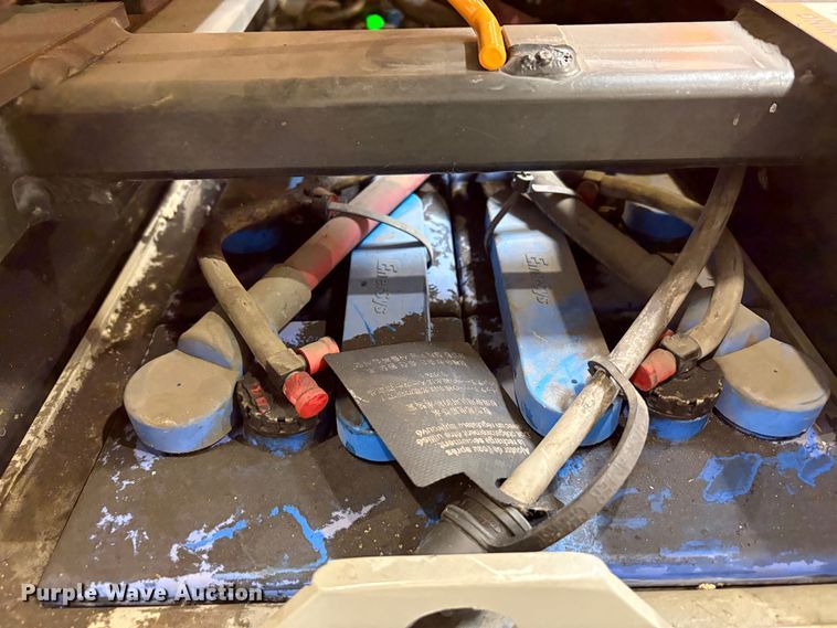 image for item EC8273 2016 Crown SP3520-30 order picker