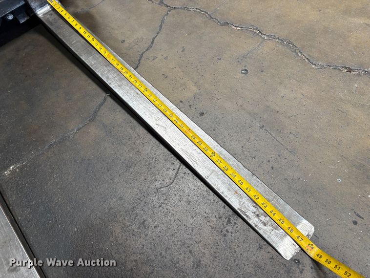 image for item EC8284 2017 UniCarriers CFS40 forklift