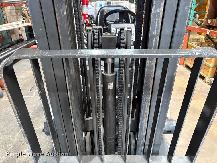 image for item EC8284 2017 UniCarriers CFS40 forklift