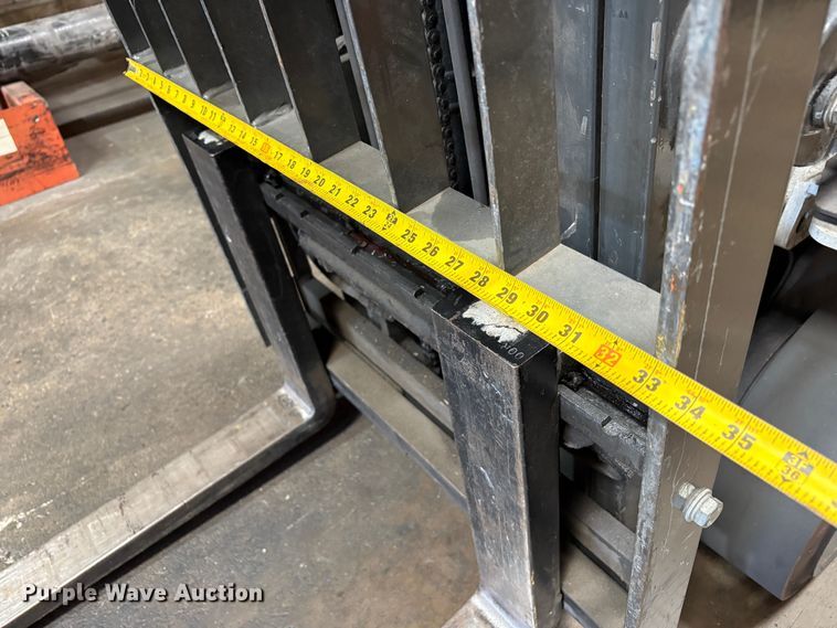 image for item EC8284 2017 UniCarriers CFS40 forklift