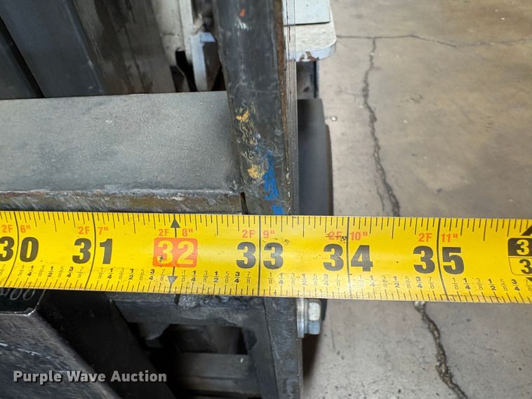 image for item EC8284 2017 UniCarriers CFS40 forklift