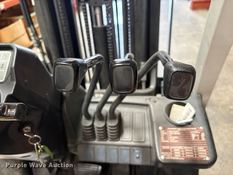 image for item EC8284 2017 UniCarriers CFS40 forklift