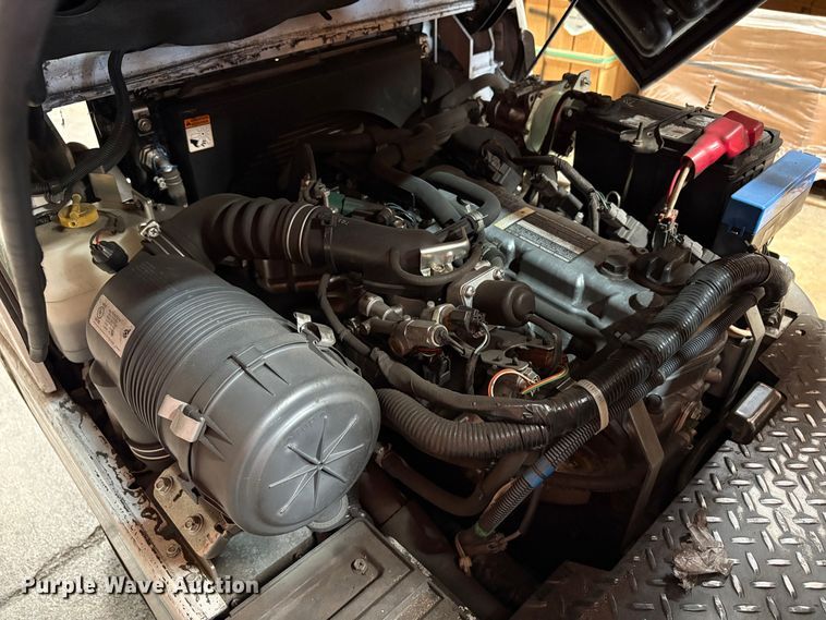 image for item EC8284 2017 UniCarriers CFS40 forklift