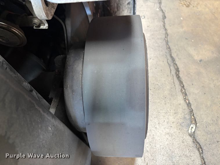 image for item EC8284 2017 UniCarriers CFS40 forklift