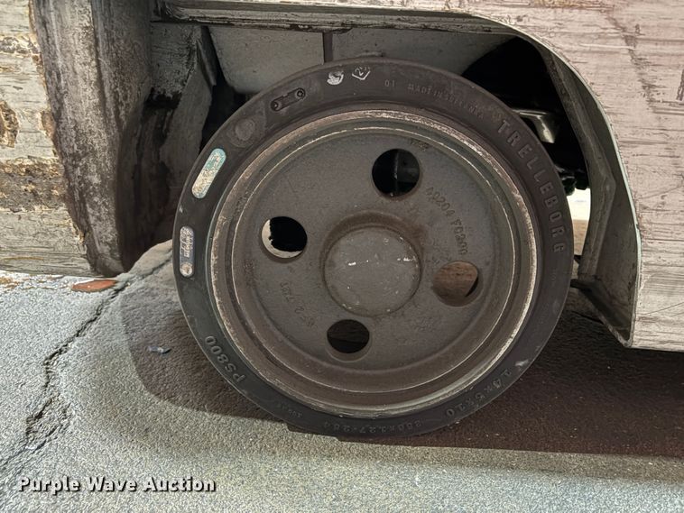 image for item EC8284 2017 UniCarriers CFS40 forklift