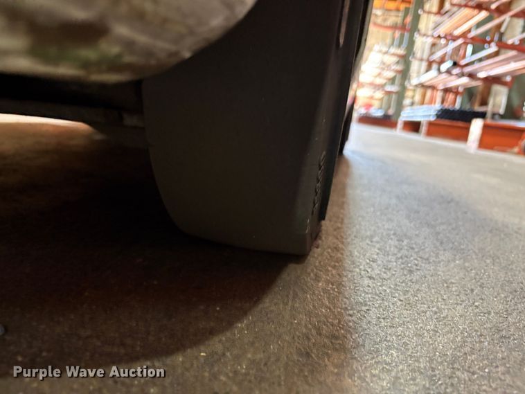 image for item EC8284 2017 UniCarriers CFS40 forklift