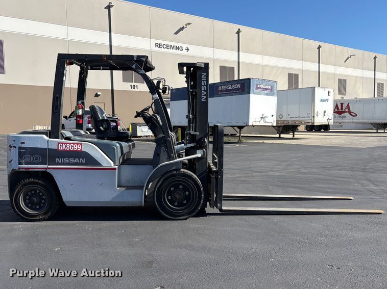 image for item EC8285 2011 Nissan PFD90Y forklift