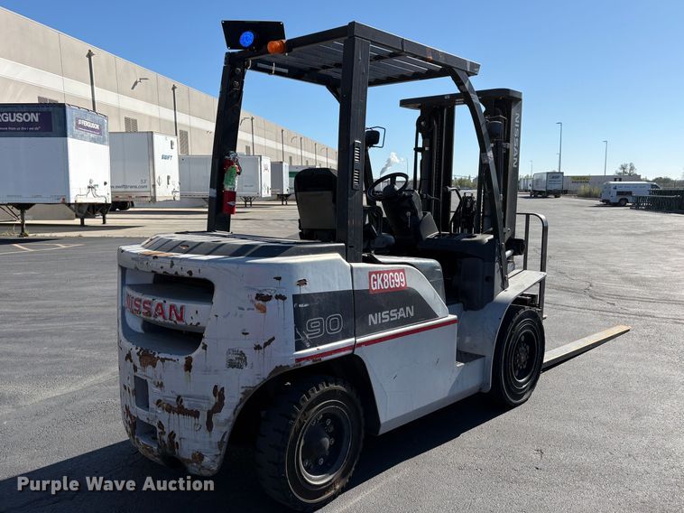 image for item EC8285 2011 Nissan PFD90Y forklift