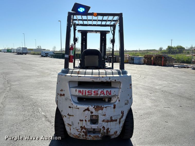 image for item EC8285 2011 Nissan PFD90Y forklift