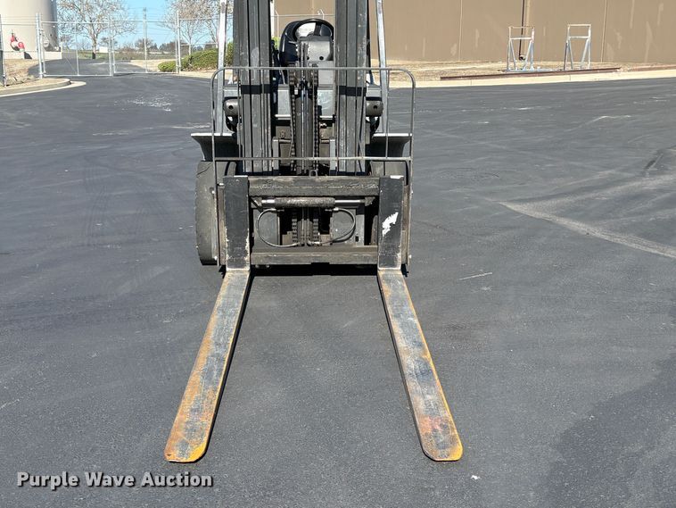 image for item EC8285 2011 Nissan PFD90Y forklift