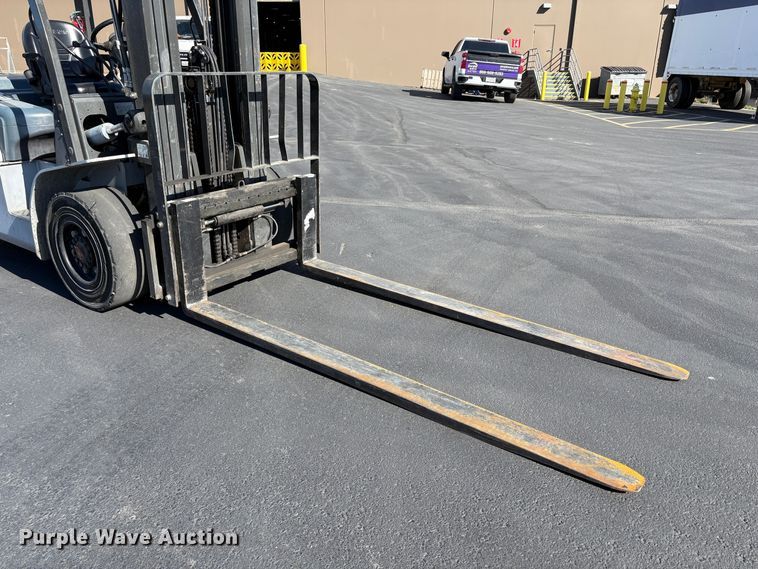 image for item EC8285 2011 Nissan PFD90Y forklift