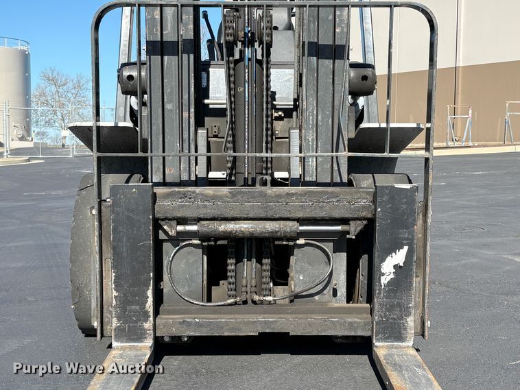 image for item EC8285 2011 Nissan PFD90Y forklift
