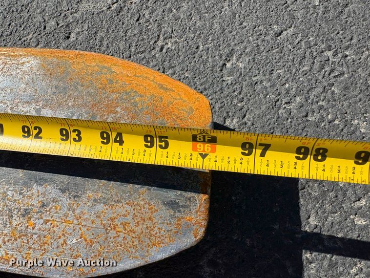 image for item EC8285 2011 Nissan PFD90Y forklift