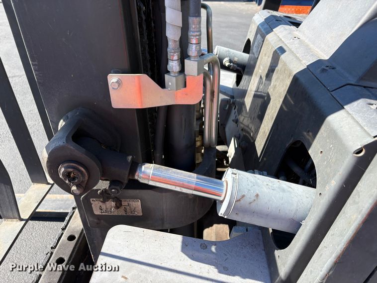 image for item EC8285 2011 Nissan PFD90Y forklift