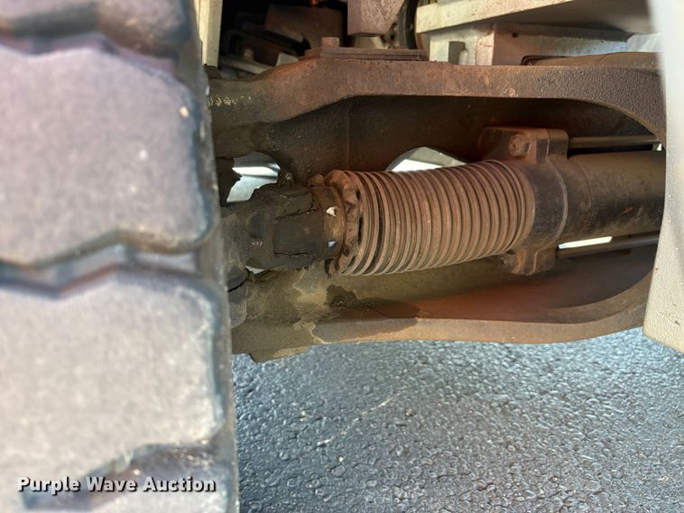 image for item EC8285 2011 Nissan PFD90Y forklift