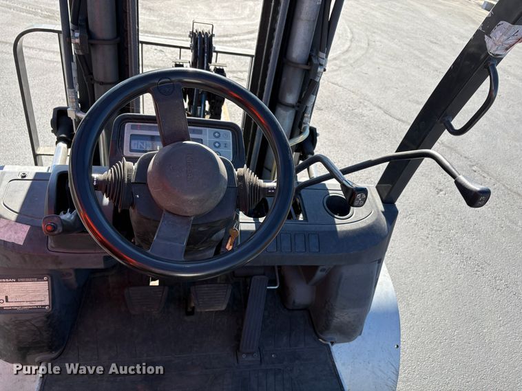 image for item EC8285 2011 Nissan PFD90Y forklift