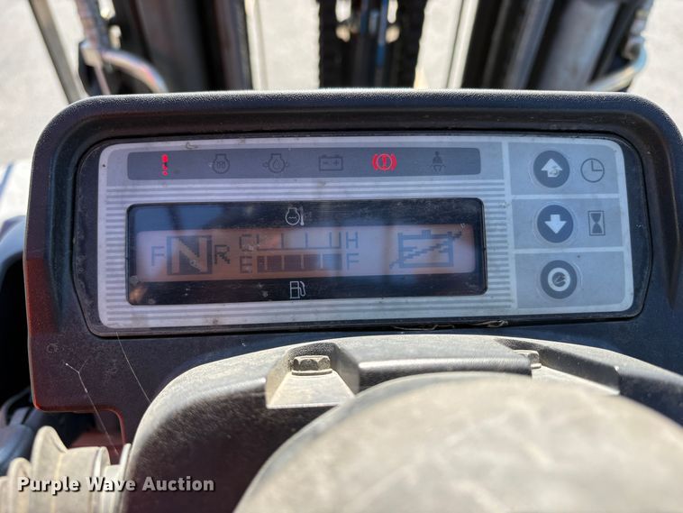 image for item EC8285 2011 Nissan PFD90Y forklift