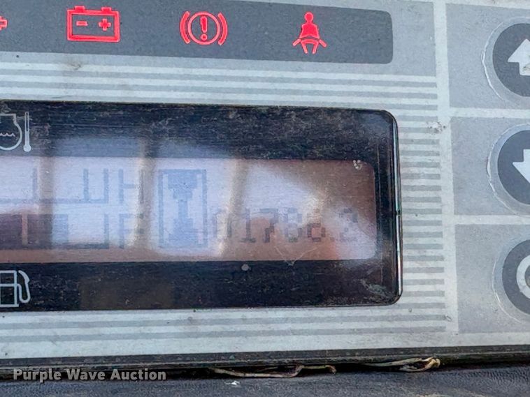 image for item EC8285 2011 Nissan PFD90Y forklift