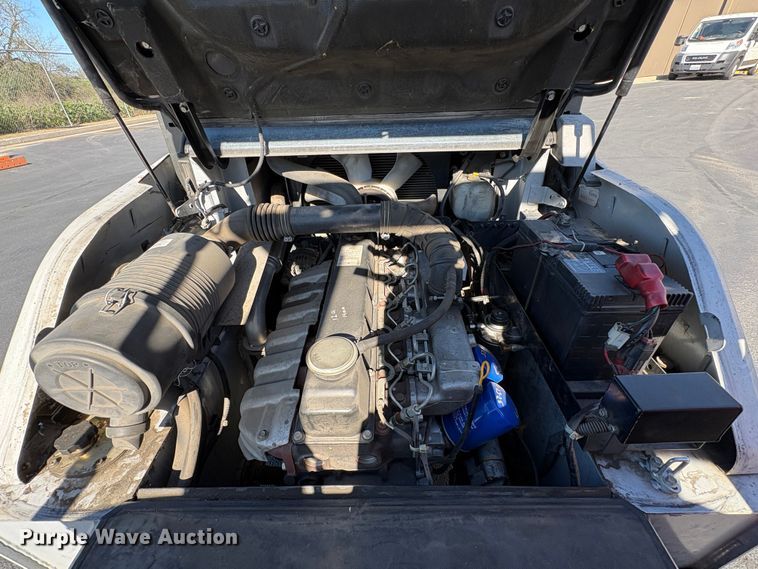 image for item EC8285 2011 Nissan PFD90Y forklift