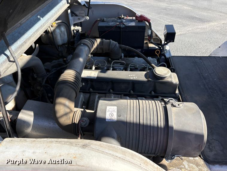 image for item EC8285 2011 Nissan PFD90Y forklift