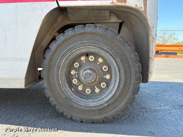 image for item EC8285 2011 Nissan PFD90Y forklift