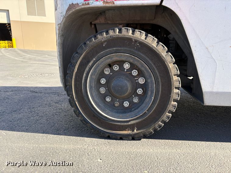 image for item EC8285 2011 Nissan PFD90Y forklift