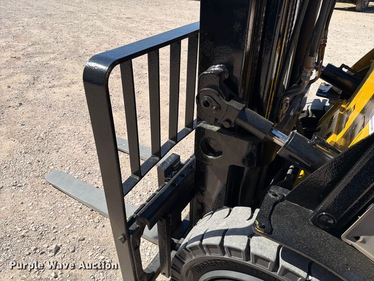 image for item ED5171 Caterpillar P8000 forklift