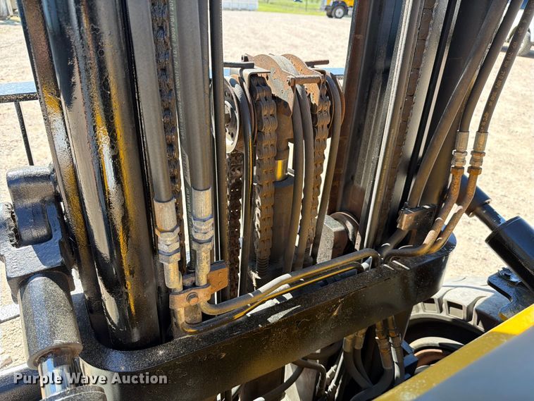 image for item ED5171 Caterpillar P8000 forklift