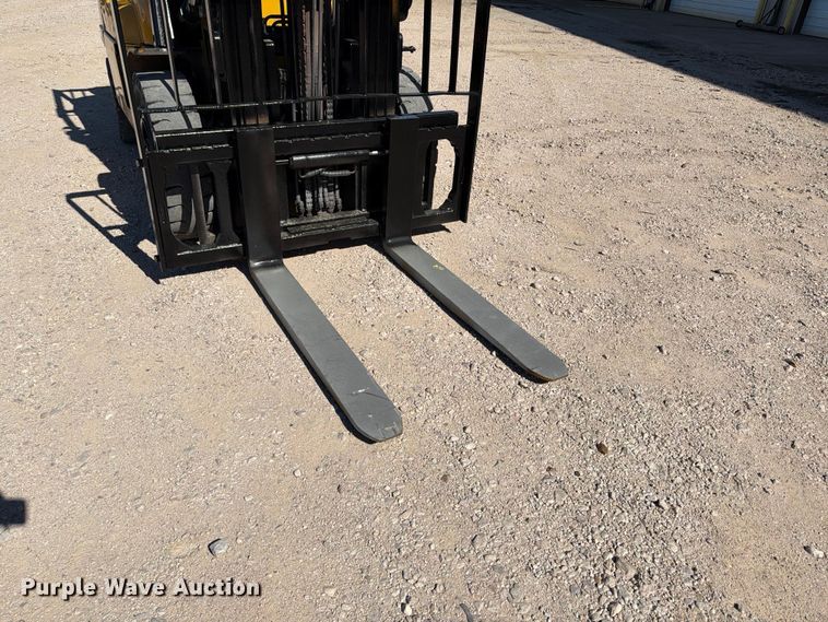 image for item ED5171 Caterpillar P8000 forklift