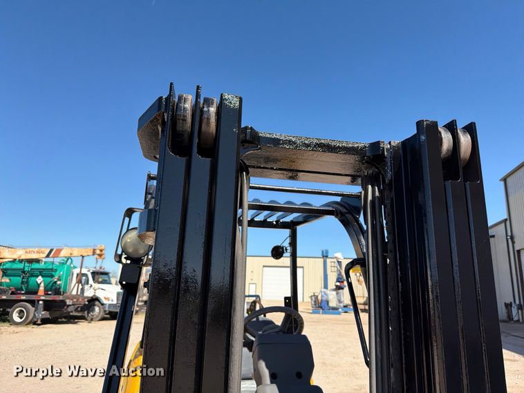 image for item ED5171 Caterpillar P8000 forklift