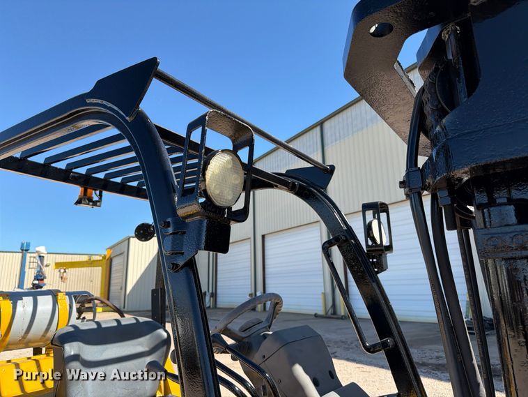 image for item ED5171 Caterpillar P8000 forklift