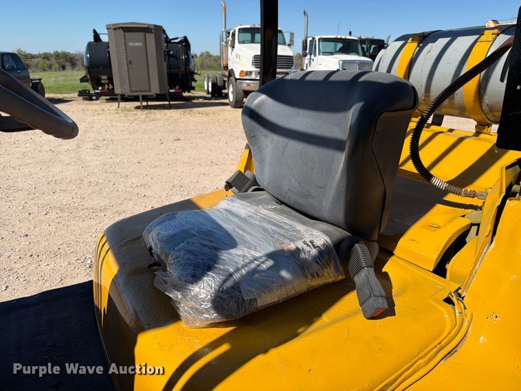 image for item ED5171 Caterpillar P8000 forklift