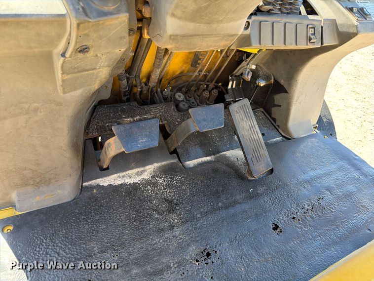 image for item ED5171 Caterpillar P8000 forklift