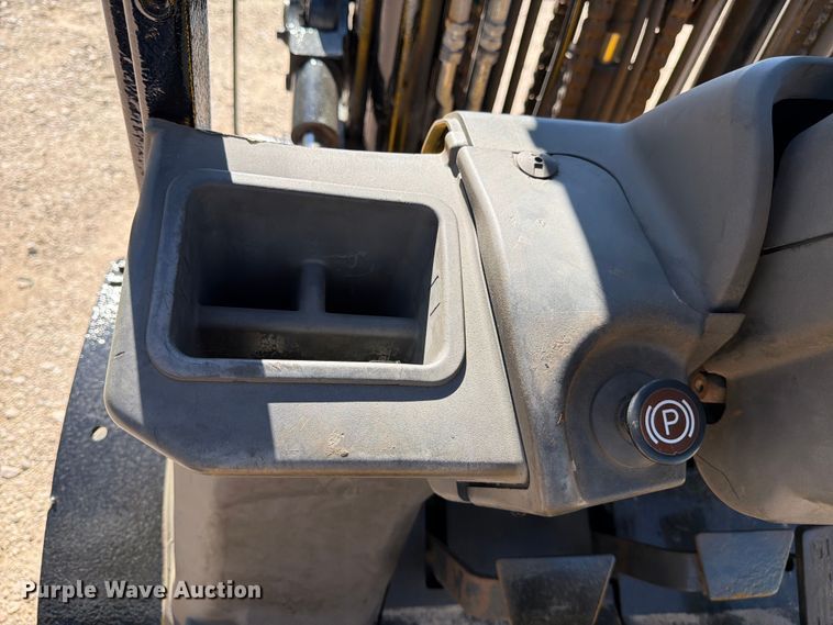 image for item ED5171 Caterpillar P8000 forklift