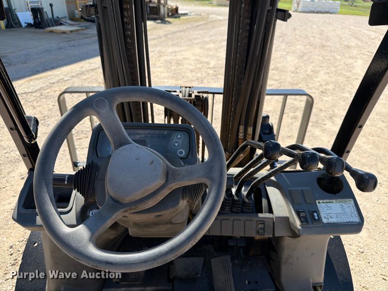 image for item ED5171 Caterpillar P8000 forklift