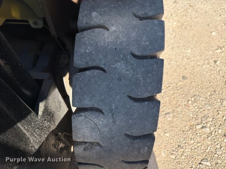 image for item ED5171 Caterpillar P8000 forklift