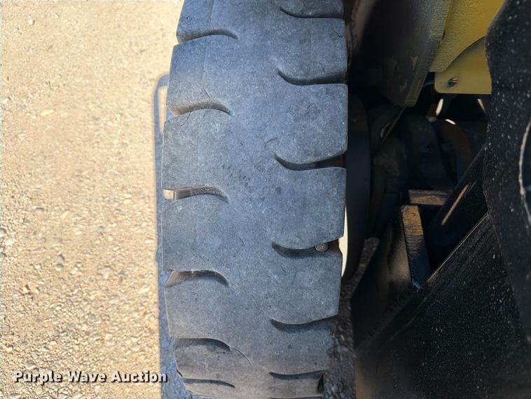 image for item ED5171 Caterpillar P8000 forklift