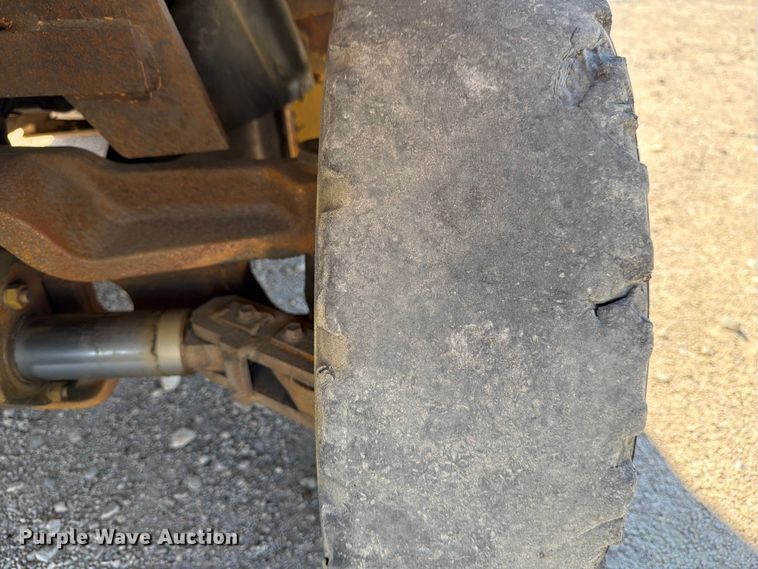 image for item ED5171 Caterpillar P8000 forklift