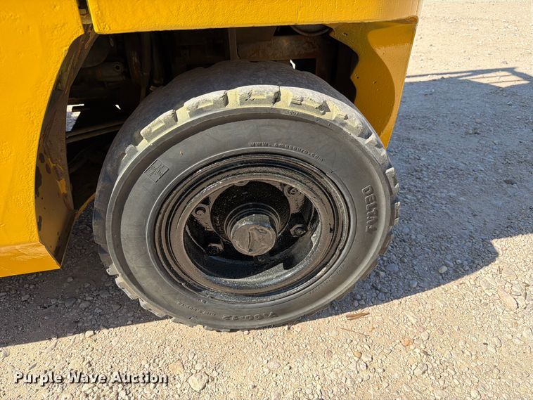 image for item ED5171 Caterpillar P8000 forklift