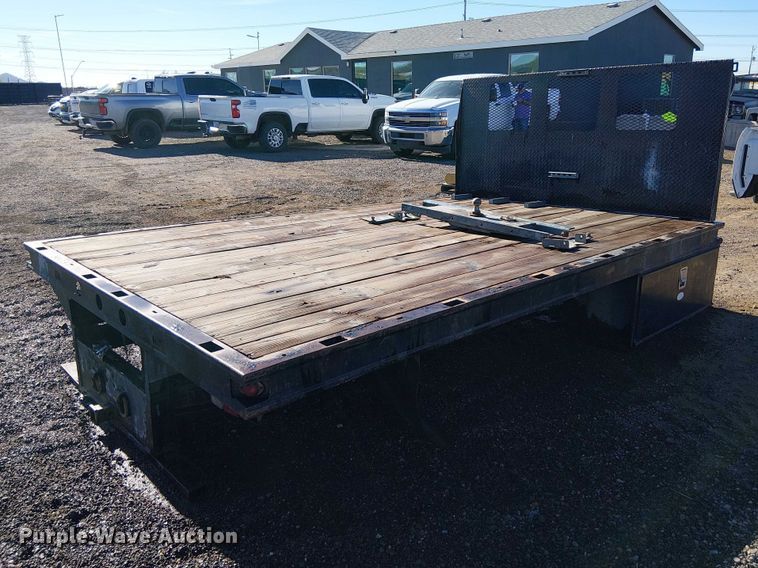 image for item EE5200 Flatbed