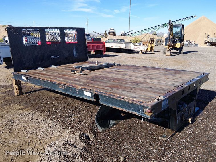 image for item EE5200 Flatbed