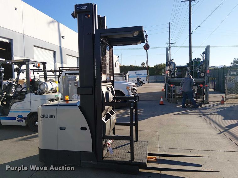 image for item EE5226 2018 Crown SP3520-30 order picker