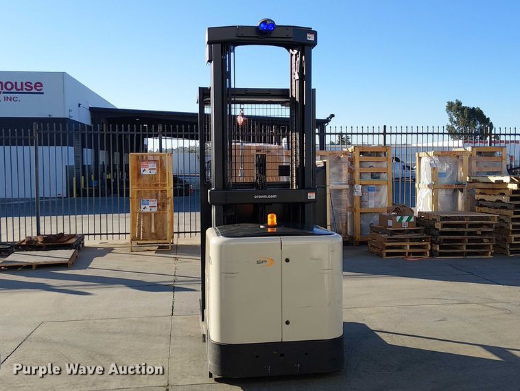 image for item EE5226 2018 Crown SP3520-30 order picker