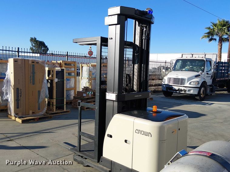 image for item EE5226 2018 Crown SP3520-30 order picker